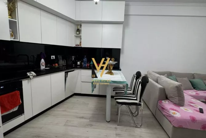 Shtepi me qera 2+1 ne Tirane - 60,000 Leke