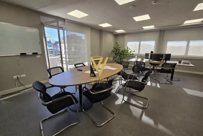 Ambient biznesi ne shitje 3+1 ne Tirane - 1,500,000 Euro