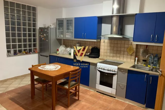 Shtepi me qera 3+1 ne Tirane - 1,200 Euro