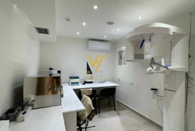 Ambiente Commerciale in Affitto 1+1 a Tirana - 1,800 Euro