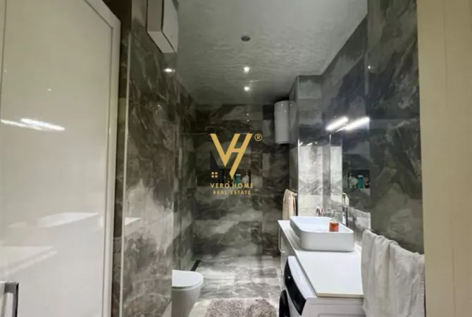 Shtepi ne shitje Apartament ne Tirane, 2+1, Mobilimi E mobiluar, Pagesa 300,000  Euro.