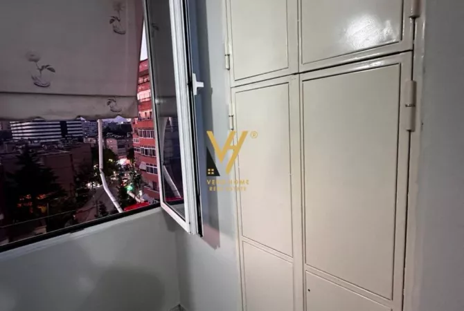 Shtepi me qera Apartament ne Tirane, 3+1, Mobilimi E mobiluar, Pagesa 1,000  Euro.