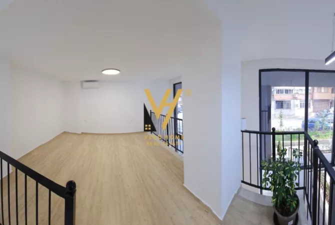 Ambient biznesi me qera 3+1 ne Tirane - 1,000 Euro