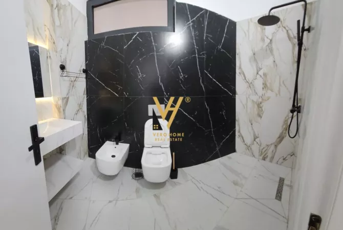 JEPET ZYRE DUPLEX 130 M2 ME QERA TE RR.TEFTA TASHKO 1.000 EURO