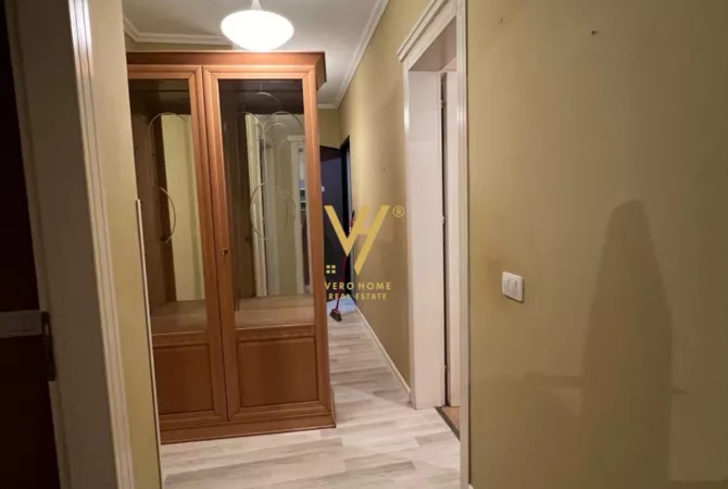 Shtepi me qera Apartament ne Tirane, 2+1, Mobilimi E mobiluar, Pagesa 80,000  Leke.