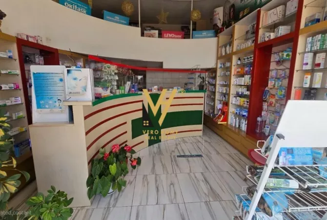 Ambiente Commerciale in Affitto 1+1 a Tirana - 700 Euro