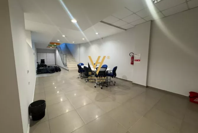 Ambient biznesi me qera 3+1 ne Tirane - 7,000 Euro