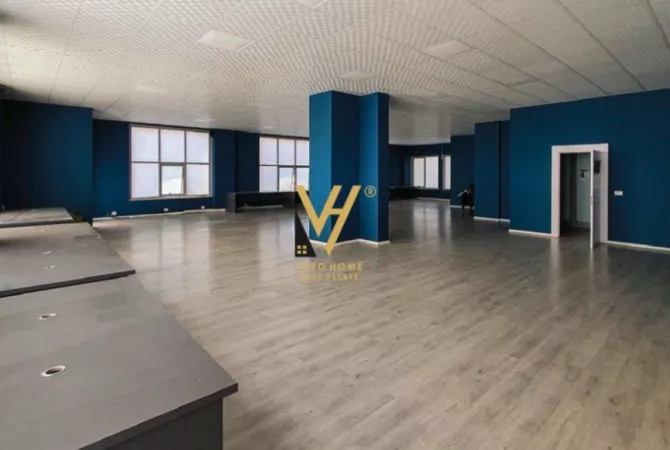 Ambient biznesi me qera 3+1 ne Tirane - 2,500 Euro