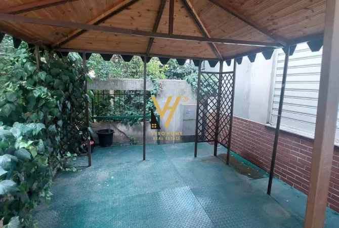 Ambient biznesi me qera 1+1 ne Tirane - 40,000 Leke