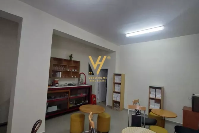 Ambient biznesi me qera 1+1 ne Tirane - 40,000 Leke