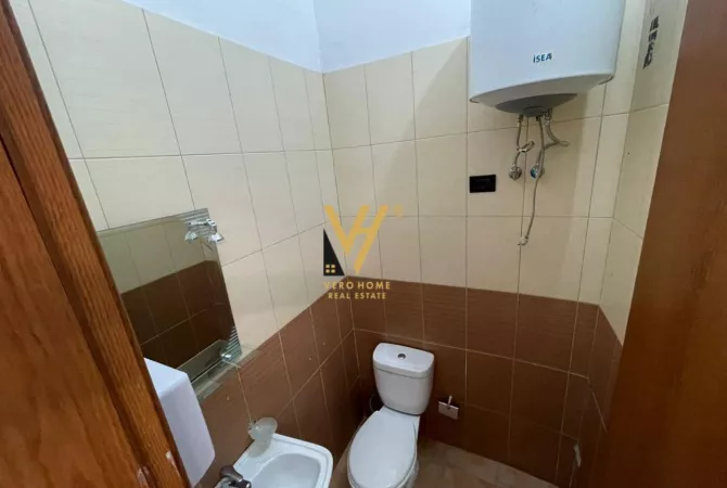 Ambient biznesi me qera 1+1 ne Tirane - 75,000 Leke