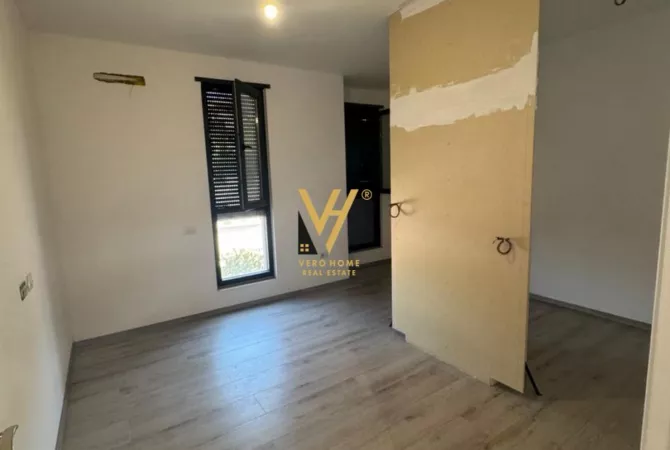 Ambient biznesi me qera 3+1 ne Tirane - 350 Euro