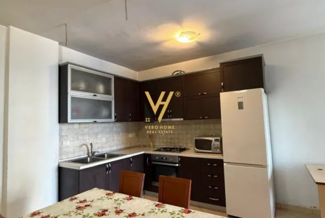 Shtepi me qera Apartament ne Tirane, 2+1, Mobilimi E mobiluar, Pagesa 600  Euro.