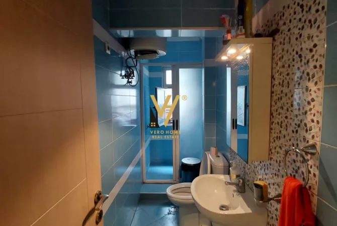 Ambient biznesi me qera 3+1 ne Tirane - 60,000 Leke