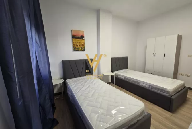 Shtepi ne shitje Apartament ne Tirane, 2+1, Mobilimi E mobiluar, Pagesa 185,000  Euro.