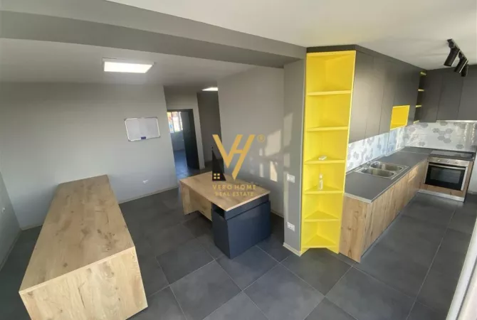 Ambient biznesi me qera 3+1 ne Tirane - 500 Euro