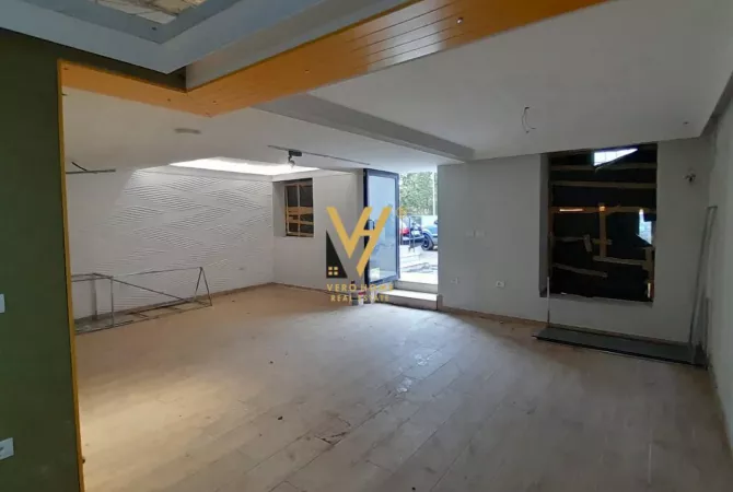 Ambient biznesi ne shitje 1+1 ne Tirane - 115,000 Euro