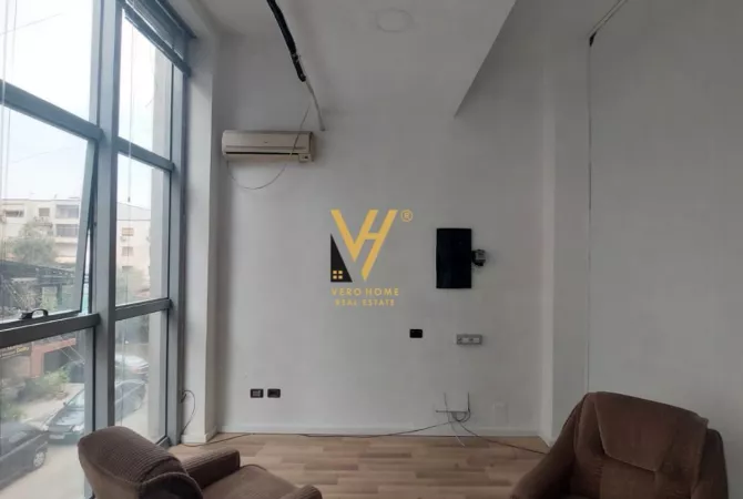 Ambient biznesi me qera 3+1 ne Tirane - 700 Euro