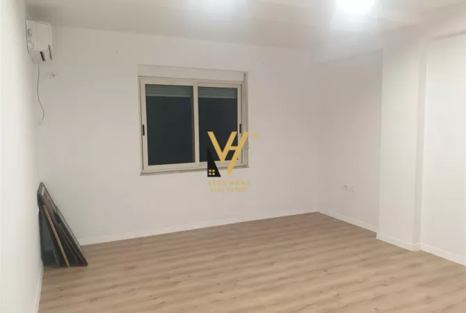 Ambient biznesi me qera 3+1 ne Tirane - 900 Euro