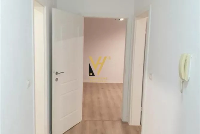 Ambient biznesi me qera 3+1 ne Tirane - 900 Euro