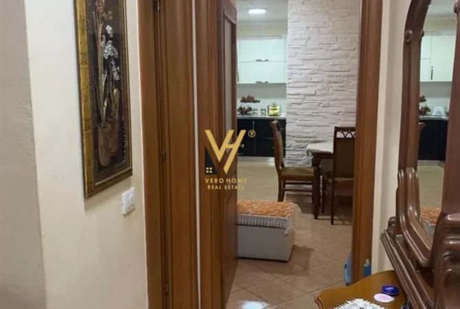 Shtepi me qera Apartament ne Tirane, 2+1, Mobilimi E mobiluar, Pagesa 550  Euro.