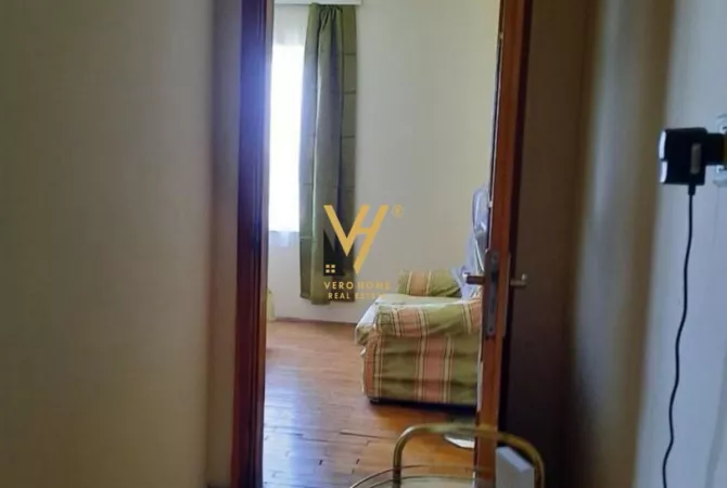 Shtepi me qera Apartament ne Tirane, 2+1, Mobilimi E mobiluar, Pagesa 500  Euro.