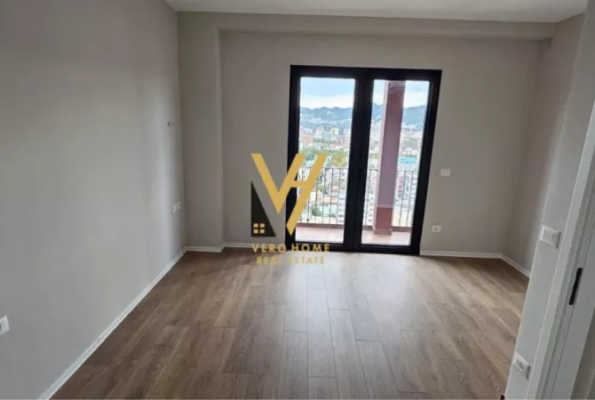 Ambient biznesi me qera 3+1 ne Tirane - 2,400 Euro