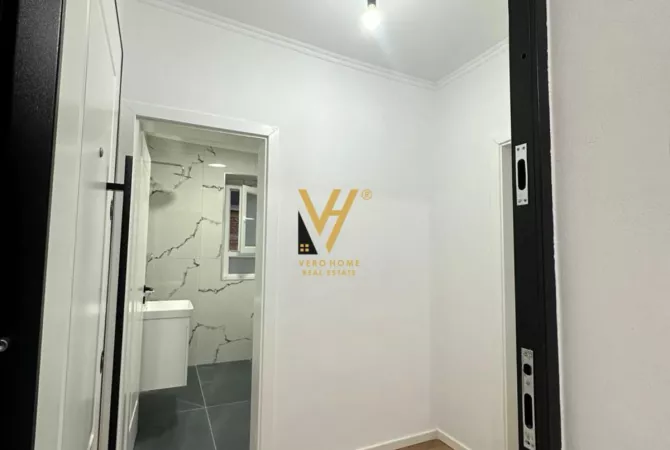 Shtepi ne shitje Apartament ne Tirane, 1+1, Mobilimi E mobiluar, Pagesa 153,000  Euro.