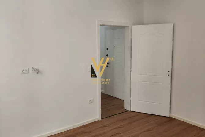 Shtepi ne shitje Apartament ne Tirane, 1+1, Mobilimi Bosh, pa mobiluar, Pagesa 95,000  Euro.