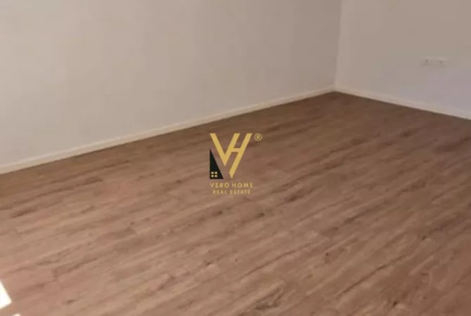 Shtepi ne shitje Apartament ne Tirane, 1+1, Mobilimi Bosh, pa mobiluar, Pagesa 110,000  Euro.