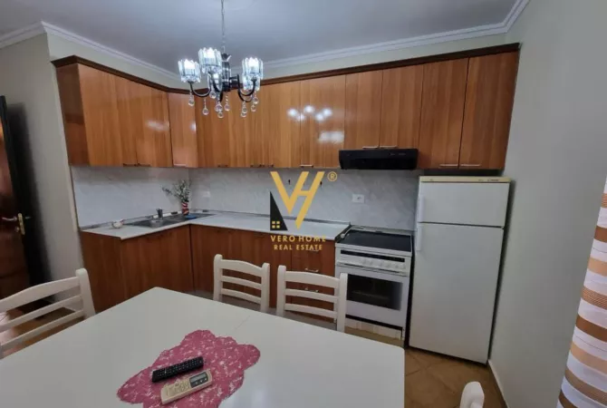 Shtepi me qera Apartament ne Tirane, 2+1, Mobilimi E mobiluar, Pagesa 550  Euro.