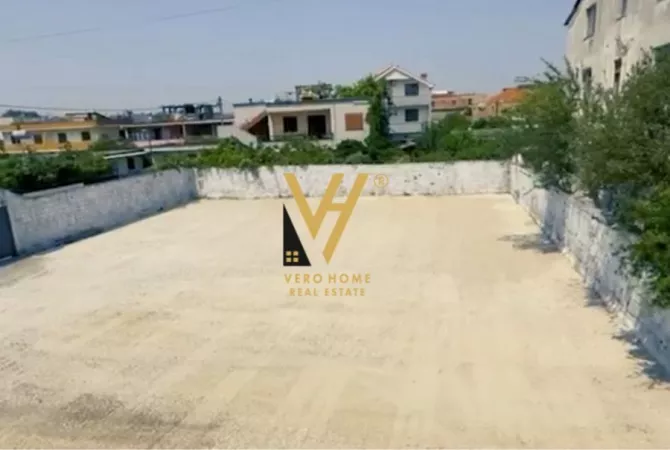 Business Property for Rent 6+1 in Tirana - 500 Euro