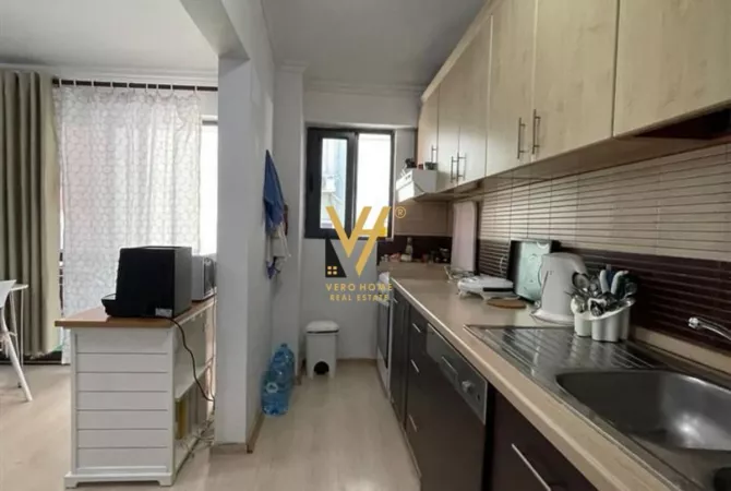 Shtepi me qera Apartament ne Tirane, 2+1, Mobilimi E mobiluar, Pagesa 800  Euro.