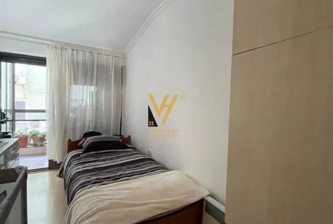 Shtepi me qera Apartament ne Tirane, 2+1, Mobilimi E mobiluar, Pagesa 800  Euro.