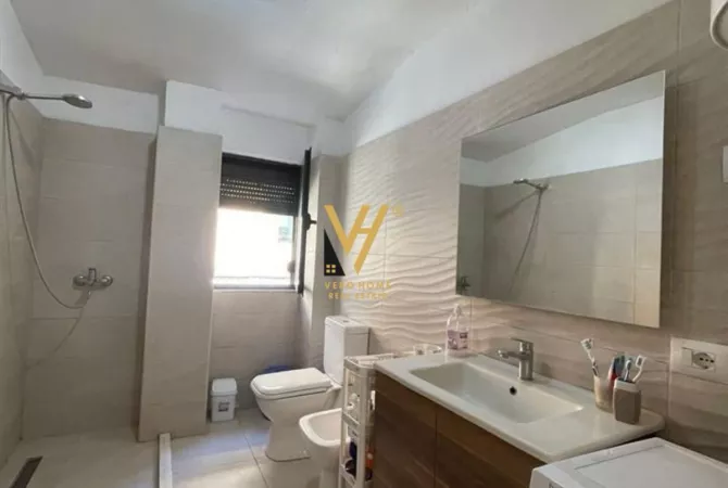 Shtepi me qera Apartament ne Tirane, 2+1, Mobilimi E mobiluar, Pagesa 800  Euro.