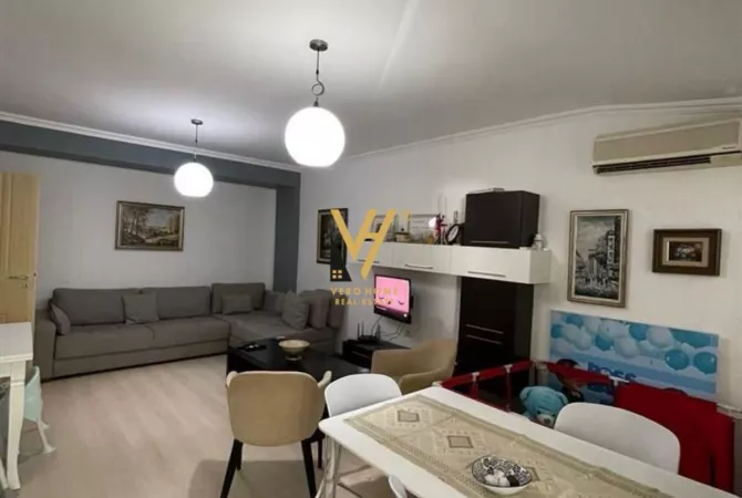 Shtepi me qera 2+1 ne Tirane - 800 Euro