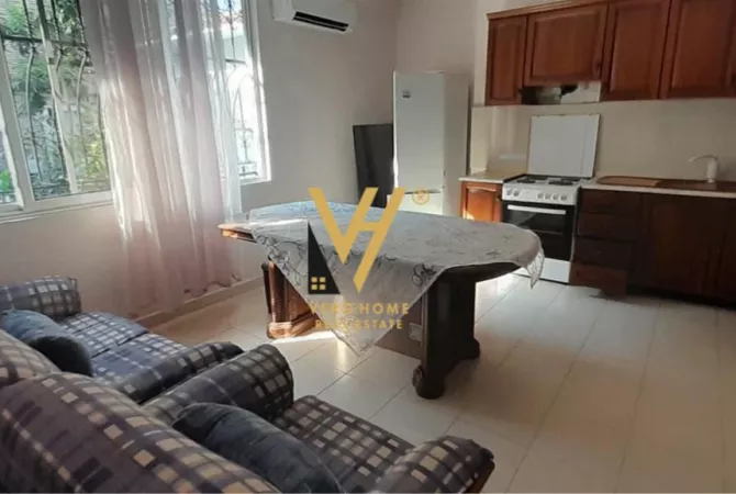 Shtepi me qera Apartament ne Tirane, 2+1, Mobilimi E mobiluar, Pagesa 500  Euro.