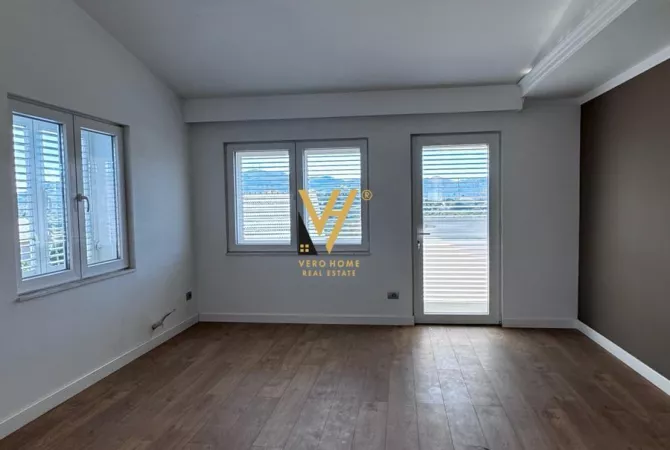 Shtepi me qera 4+1 ne Tirane - 1,200 Euro