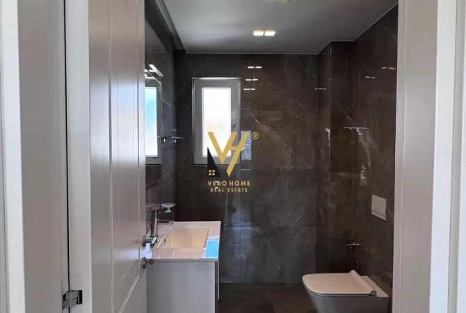 Shtepi me qera 4+1 ne Tirane - 1,200 Euro