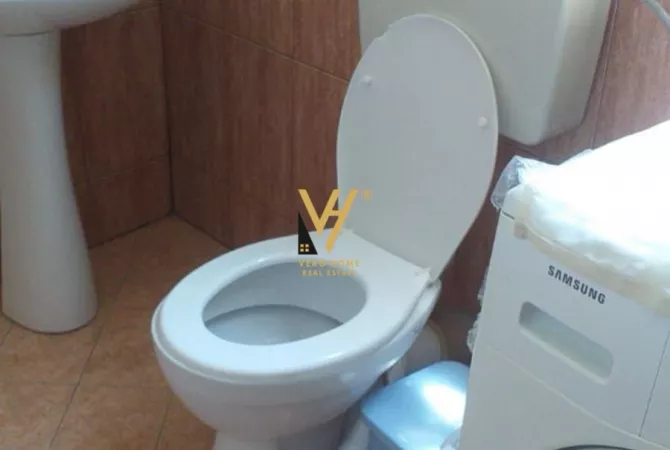 Shtepi me qera Shtepi Private ne Tirane, 3+1, Mobilimi E mobiluar, Pagesa 82,000  Leke.