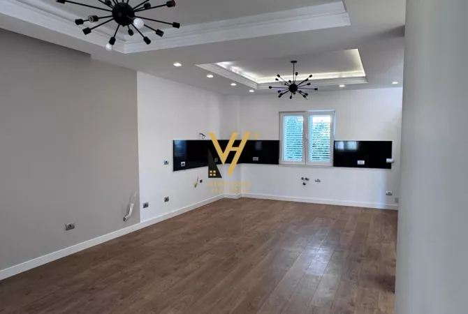 Shtepi me qera 4+1 ne Tirane - 1,800 Euro