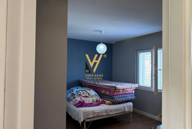 Shtepi me qera Vila Luksoze ne Tirane, 4+1, Mobilimi E mobiluar, Pagesa 1,800  Euro.