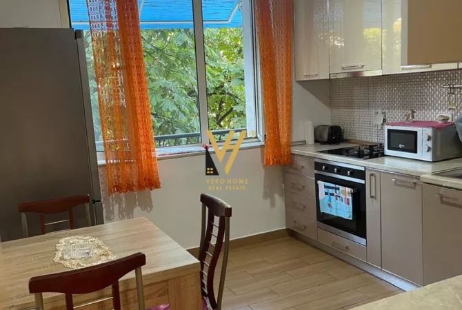 Shtepi me qera Apartament ne Tirane, 1+1, Mobilimi E mobiluar, Pagesa 600  Euro.