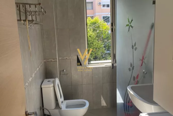 Shtepi me qera Apartament ne Tirane, 1+1, Mobilimi E mobiluar, Pagesa 600  Euro.