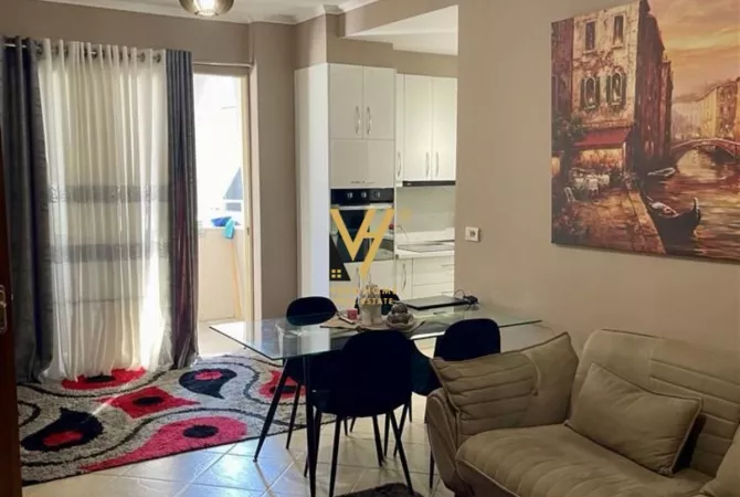 Shtepi ne shitje Apartament ne Tirane, 2+1, Mobilimi E mobiluar, Pagesa 139,000  Euro.