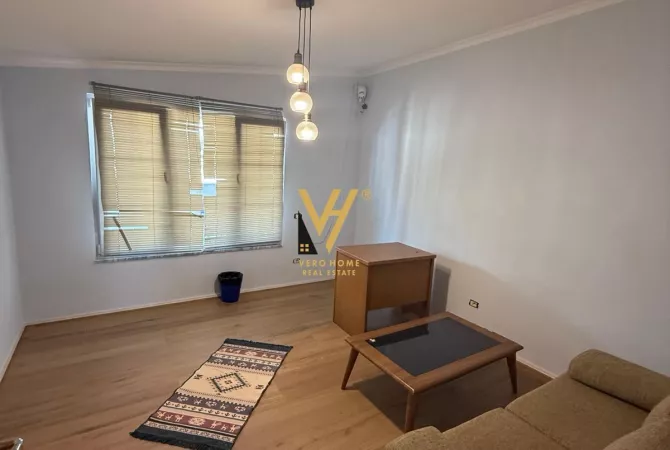 Ambient biznesi me qera 3+1 ne Tirane - 900 Euro