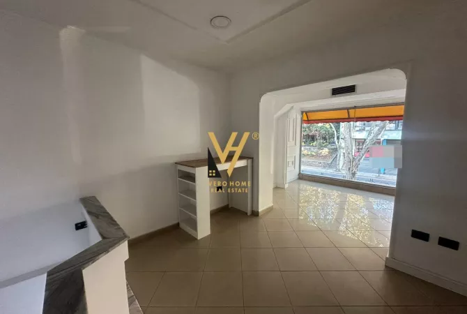 JEPET AMBIENT BIZNESI 113 M2 ME QERA RRUGA FERIT XHAJKO 100.000 LEKE