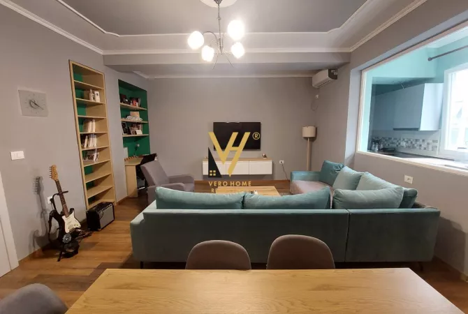 Shtepi me qera 5+1 ne Tirane - 1,200 Euro
