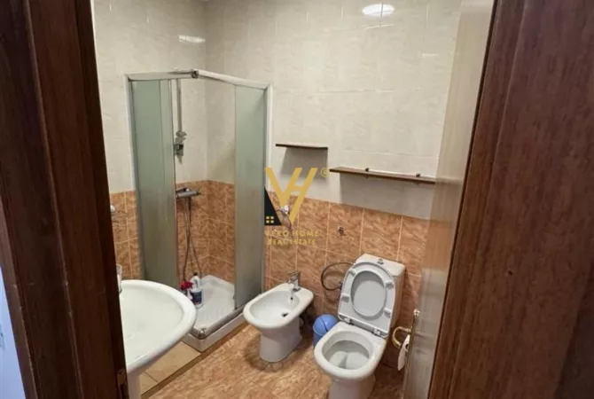 Shtepi me qera Apartament ne Tirane, 1+1, Mobilimi E mobiluar, Pagesa 650  Euro.