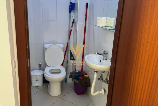 Ambient biznesi me qera 1+1 ne Tirane - 25,000 Leke